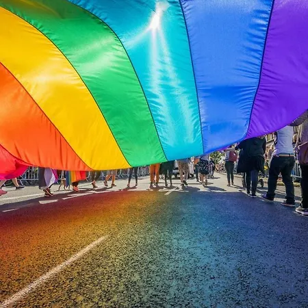 Sawa 4 Metro Fast Wifi 1 Gbs 70tv Netflix Hbo דירה ורשה