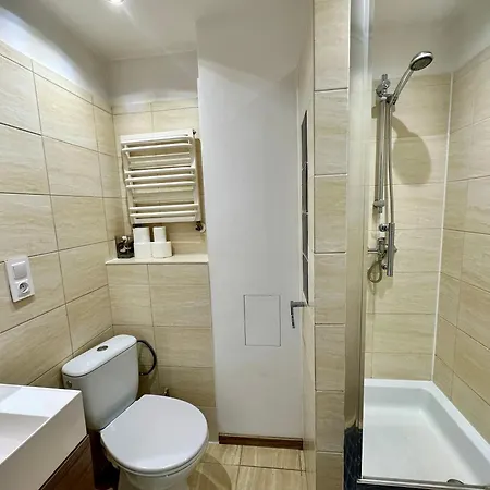 דירה Sawa 4 Metro Fast Wifi 1 Gbs 70tv Netflix Hbo ורשה