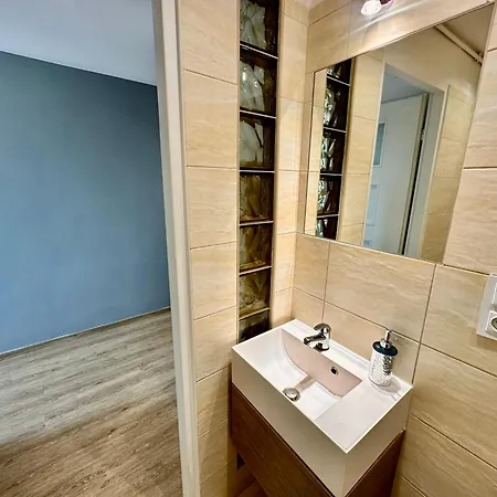 Sawa 4 Metro Fast Wifi 1 Gbs 70tv Netflix Hbo Apartment Warsaw